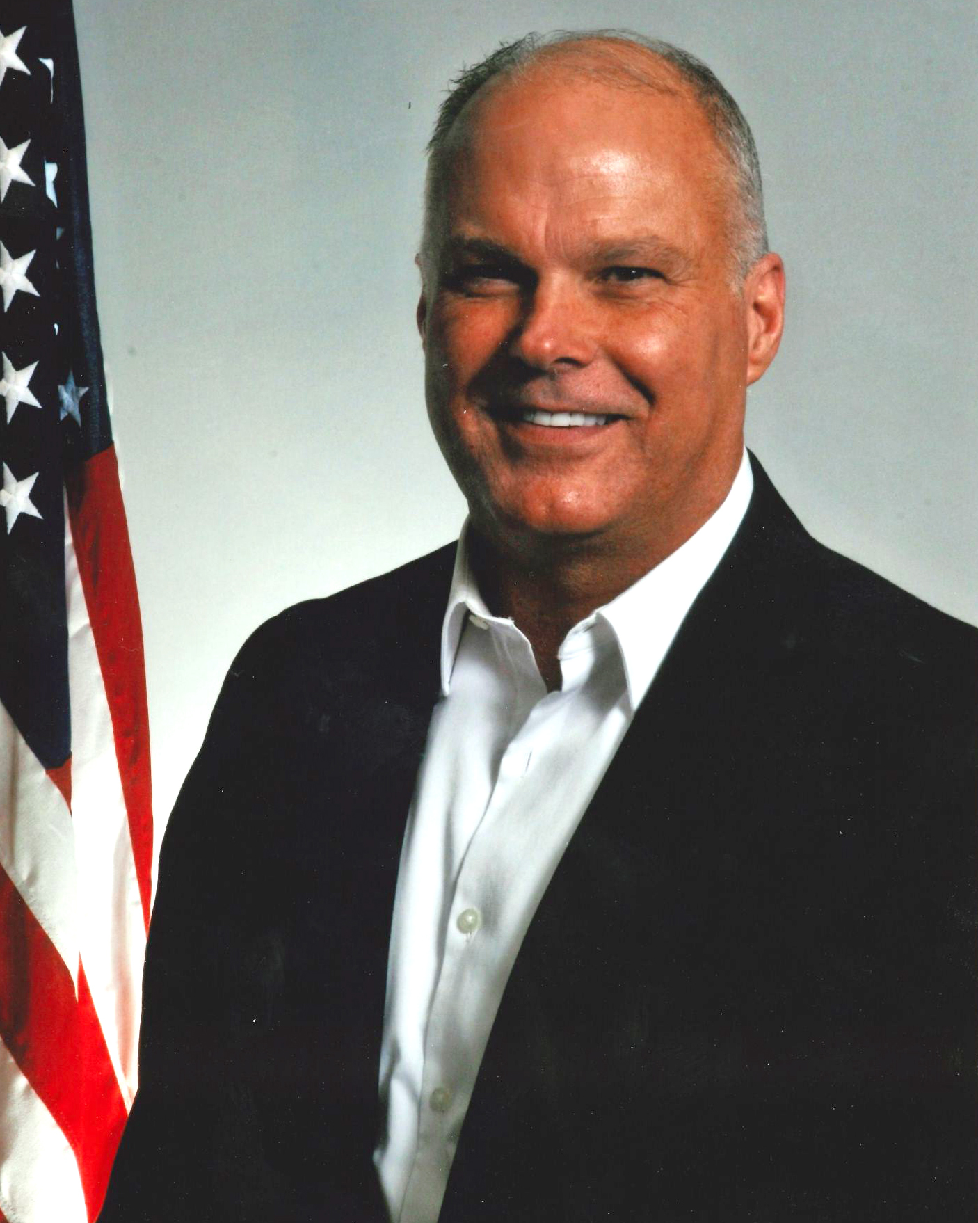 Headshot of Commissioner Carter